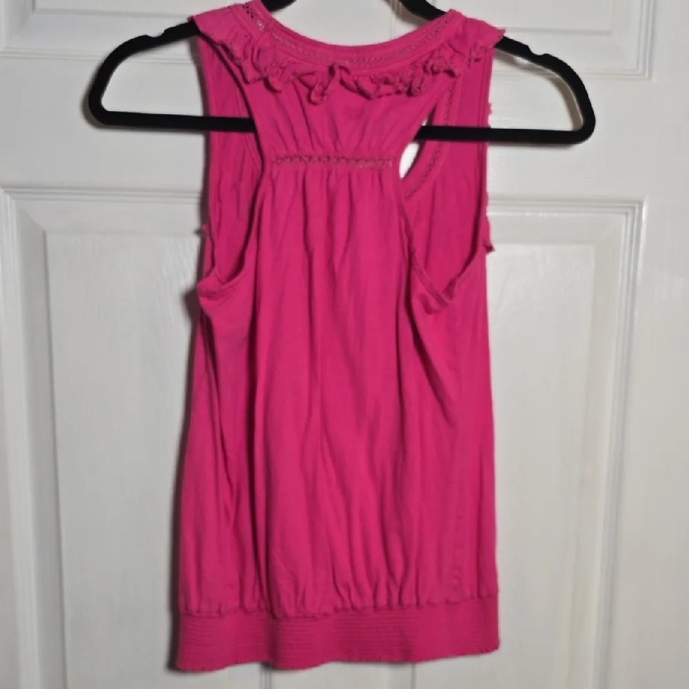 Body Central L Large Fuchsia Ruffle Tank Top - Picture 4 of 4